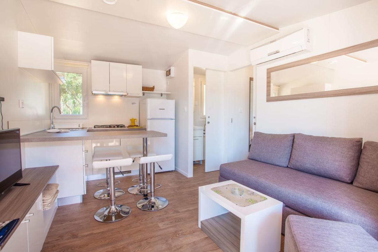 Mobile Homes Delta Marine At Campsite Rapoca Nerezine Εξωτερικό φωτογραφία